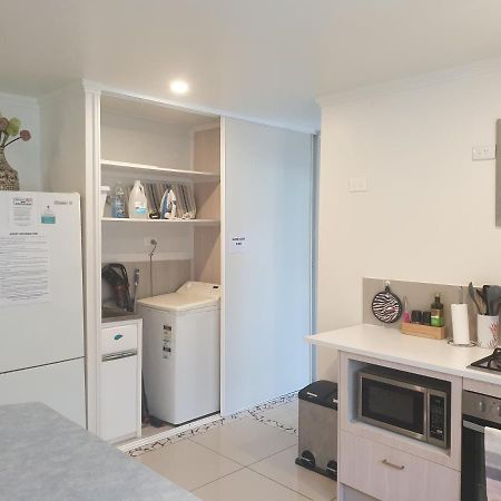 Pet Friendly & Spacious Two Bedroom Guest Unit กาเลาดรา ภายนอก รูปภาพ